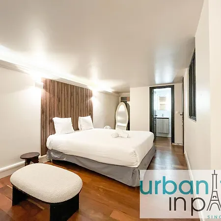 Urban Flat 09 - Stylish Triplex Champs-elysees Parigi
